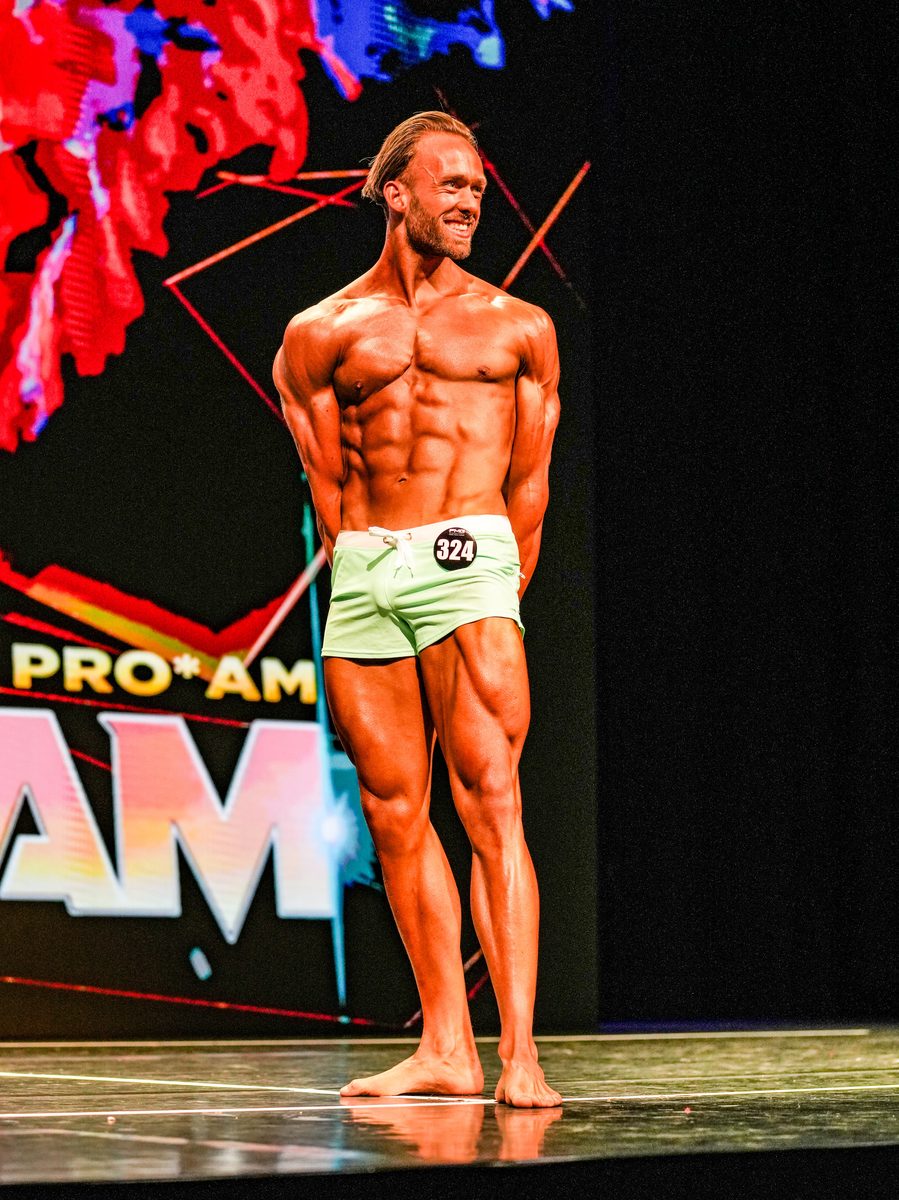 Glenn Vegterlo, FMG Pro-kaarthouder, op het podium van de FMG Pro/Am